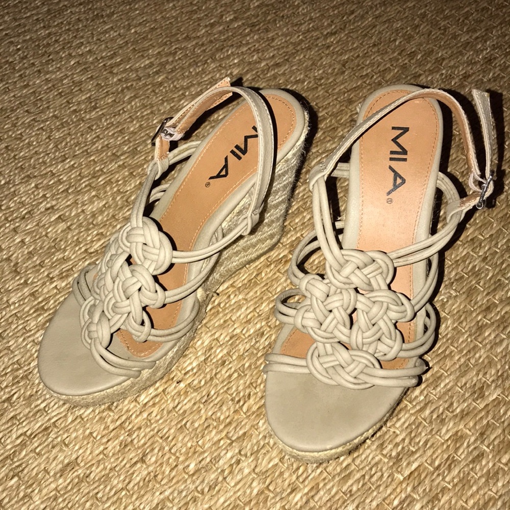 MIA wedges